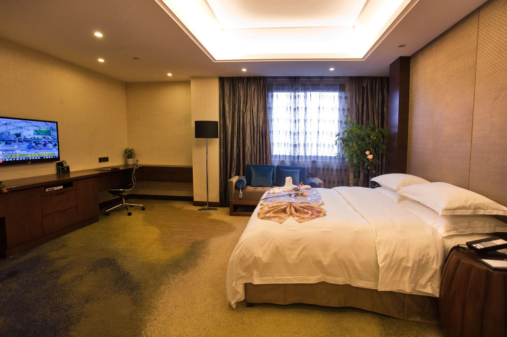 חואנגשאן Joymoon Hotel מראה חיצוני תמונה