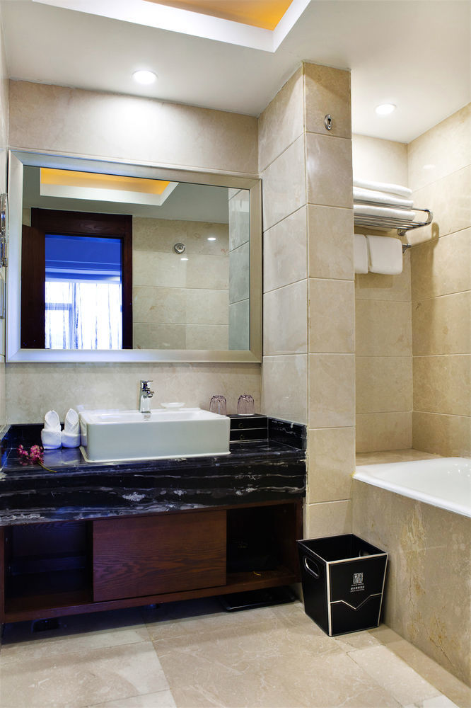 חואנגשאן Joymoon Hotel מראה חיצוני תמונה
