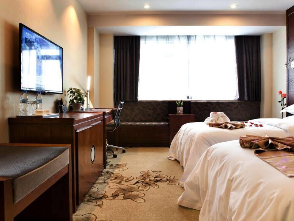 חואנגשאן Joymoon Hotel מראה חיצוני תמונה