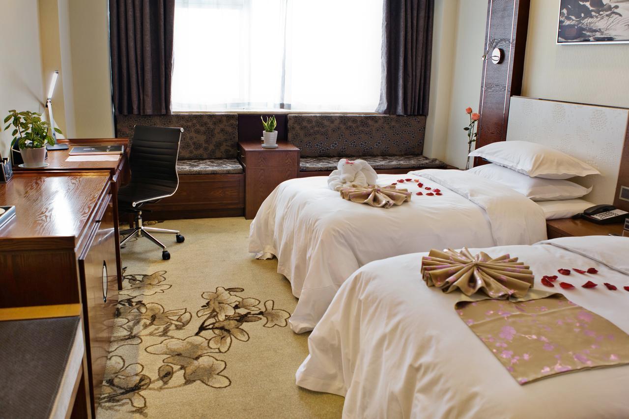 חואנגשאן Joymoon Hotel מראה חיצוני תמונה