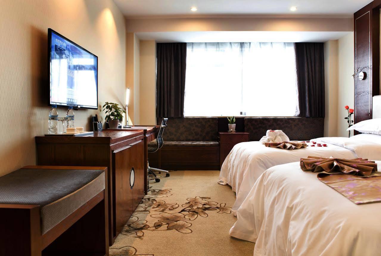 חואנגשאן Joymoon Hotel מראה חיצוני תמונה