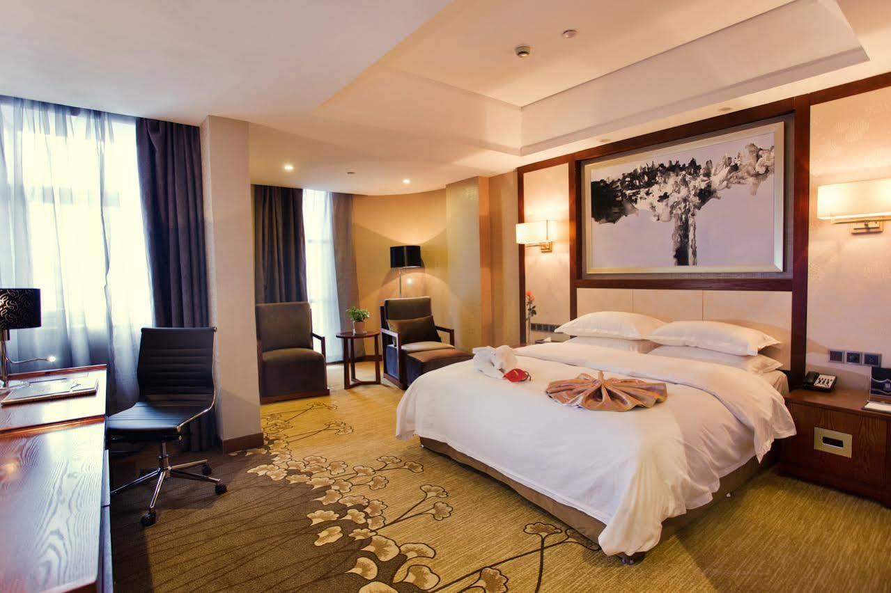 חואנגשאן Joymoon Hotel מראה חיצוני תמונה