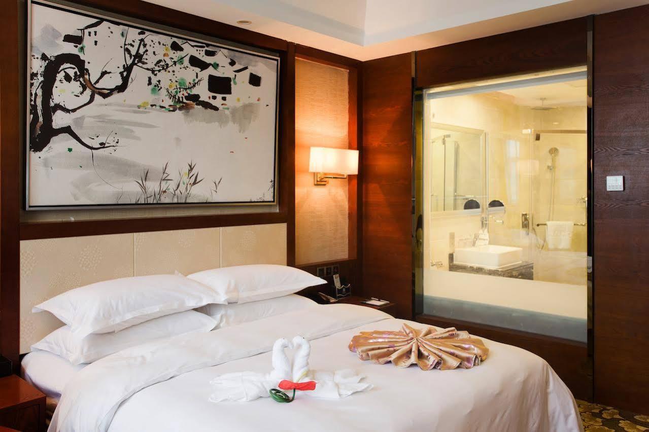 חואנגשאן Joymoon Hotel מראה חיצוני תמונה